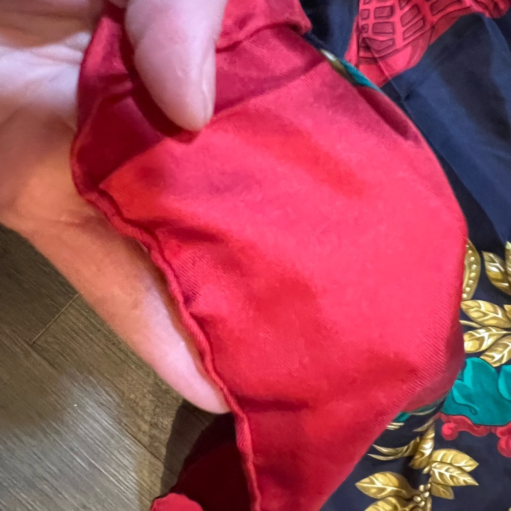 Vintage BURBERRY 100% Silk Scarf red and blues horse - Picture 7 of 7